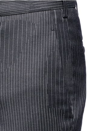 细节 - 点击放大 - NEIL BARRETT - 虚线迷彩图案修身八分裤