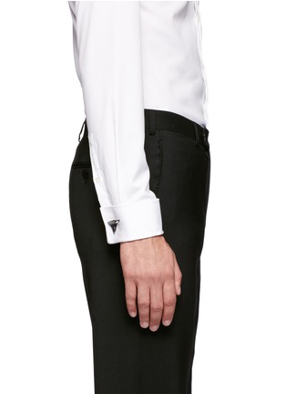 模特儿示范图 - 点击放大 - GIVENCHY - Shark tooth cufflinks
