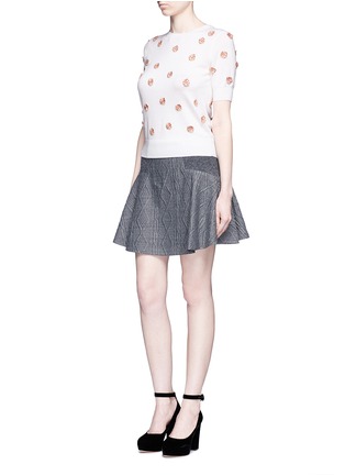 模特儿示范图 - 点击放大 - ALICE + OLIVIA - JUDY花卉拼贴羊毛针织衫