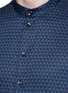 细节 - 点击放大 - ARMANI COLLEZIONI - 三角形图案纯棉衬衫