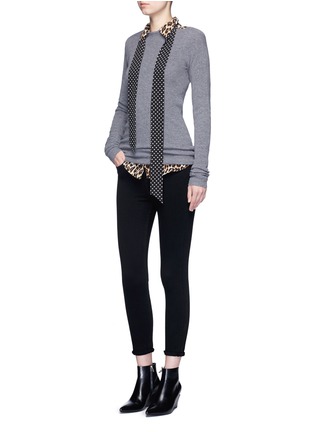 模特儿示范图 - 点击放大 - EQUIPMENT - x Kate Moss SLIM SIGNATURE领带装饰豹纹真丝衬衫