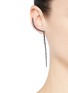 模特儿示范图 - 点击放大 - CRISTINAORTIZ - Diamond rhodium 9k white gold crescent drop earrings