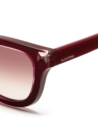 细节 - 点击放大 - VALENTINO GARAVANI - Valentino Garavani WAYFARER款铆钉太阳眼镜