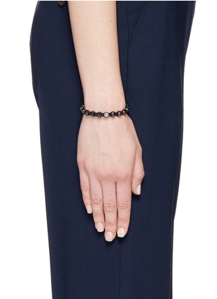模特儿示范图 - 点击放大 - SHAMBALLA JEWELS - 'Shamballa' raw diamond 18k gold bracelet