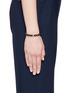 模特儿示范图 - 点击放大 - SHAMBALLA JEWELS - 'Shamballa' raw diamond 18k gold bracelet