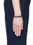 模特儿示范图 - 点击放大 - SHAMBALLA JEWELS - 'Pyramid' diamond 18k gold bracelet
