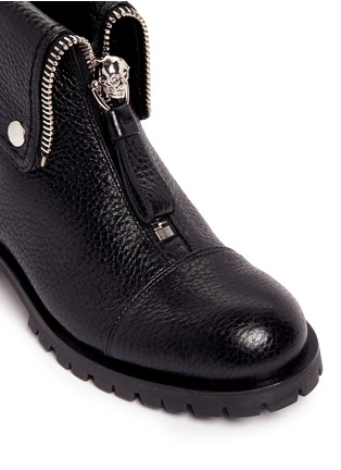 细节 - 点击放大 - ALEXANDER MCQUEEN - 骷髅头装饰粒面真皮及踝靴
