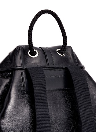  - ALEXANDER MCQUEEN - 铆钉骷髅头抽绳翻盖真皮背包