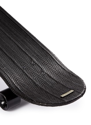 细节 –点击放大 - ELISABETH WEINSTOCK - 蛇皮单色滑板