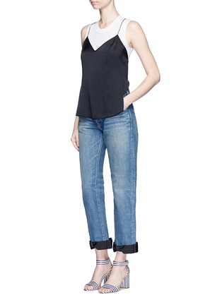 模特示范图 - 点击放大 - TU ES MON TRÉSOR - Boyfriend款蝴蝶结饰牛仔裤