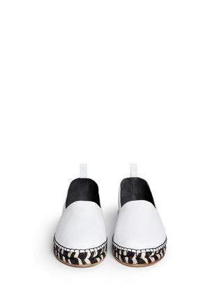 模特示范图 - 点击放大 - PROENZA SCHOULER - 真皮草织平底便鞋