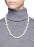 模特儿示范图 - 点击放大 - KENNETH JAY LANE - 玻璃珍珠项链