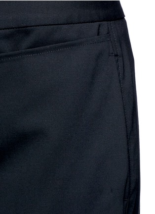 细节 - 点击放大 - 3.1 PHILLIP LIM - 围裙拼接七分裤