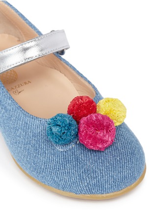 细节 - 点击放大 - AQUAZZURA - Pom Pom Ballerina Baby幼儿款圆球缀饰牛仔布平底鞋