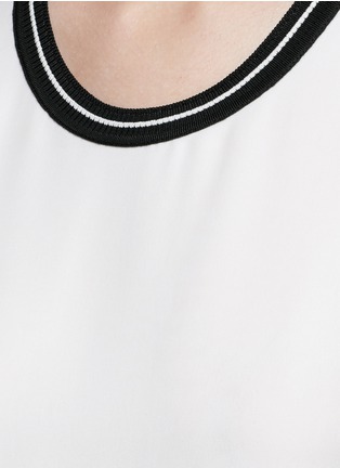 细节 - 点击放大 - RAG & BONE - ROMY拼色真丝无袖上衣