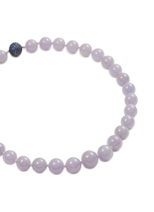 模特儿示范图 - 点击放大 - SAMUEL KUNG - Sapphire jade bead 18k white gold necklace