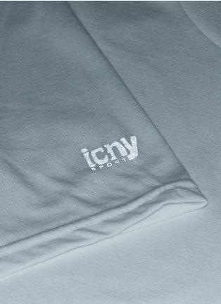 细节 - 点击放大 - ICNY - 反光标识装饰单色T恤