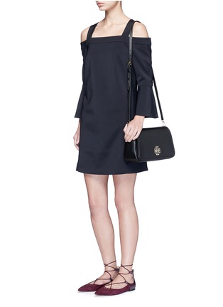 模特儿示范图 - 点击放大 - TORY BURCH - Britten粒面真皮斜挎包