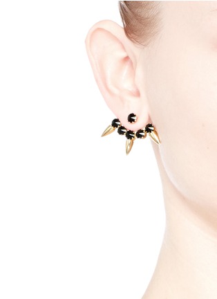 模特示范图 - 点击放大 - JOOMI LIM - LOVE THORN仿水晶尖钉垂坠耳环