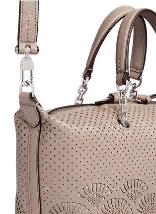 细节 - 点击放大 - TORY BURCH - ZOEY小号圆孔镂空手提包