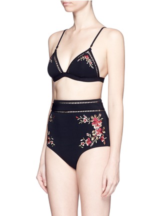 模特儿示范图 - 点击放大 - ZIMMERMANN - SAKURA花卉刺绣高腰泳裤