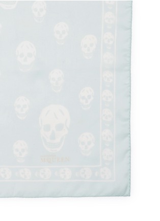 细节 - 点击放大 - ALEXANDER MCQUEEN - 骷髅头图案真丝雪纺围巾