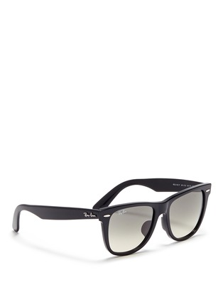 模特示范图 - 点击放大 - RAY-BAN - 'Original Wayfarer' acetate sunglasses