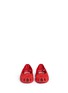 模特儿示范图 - 点击放大 - MELISSA - x Jason Wu Jean幼儿款镂空凹凸条纹平底鞋