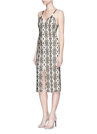 模特示范图 - 点击放大 - ALICE + OLIVIA - 菱形珠饰深V领连衣裙