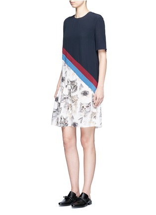 模特示范图 - 点击放大 - STELLA MCCARTNEY - 猫脸拼接真丝连衣裙